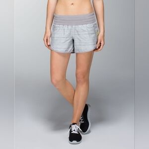 Lululemon Tracker Short II Grey/Lime Sz 6 Blokette Sporty Chic